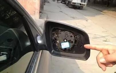 奔馳后視鏡殼拆卸方法跟注意事項(xiàng) 奔馳后視鏡殼拆卸方法跟注意事項(xiàng)