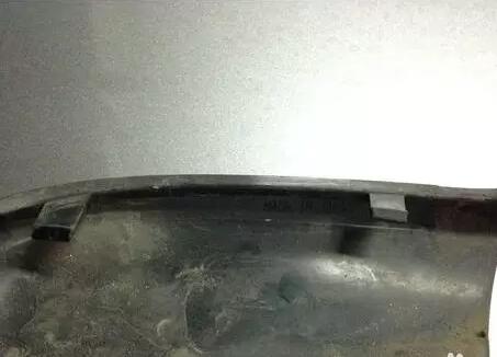 奔馳后視鏡殼拆卸方法跟注意事項(xiàng) 奔馳后視鏡殼拆卸方法跟注意事項(xiàng)