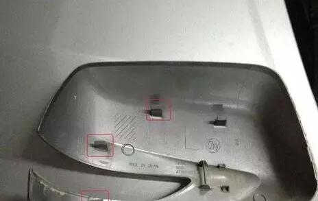 奔馳后視鏡殼拆卸方法跟注意事項(xiàng) 奔馳后視鏡殼拆卸方法跟注意事項(xiàng)